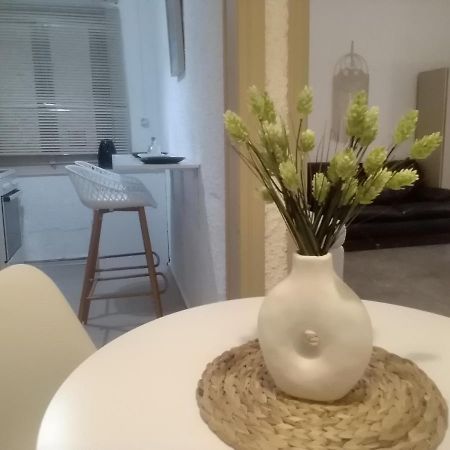 President Guest House Кератокампос Екстериор снимка