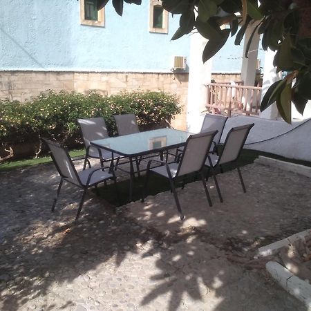 President Guest House Кератокампос Екстериор снимка