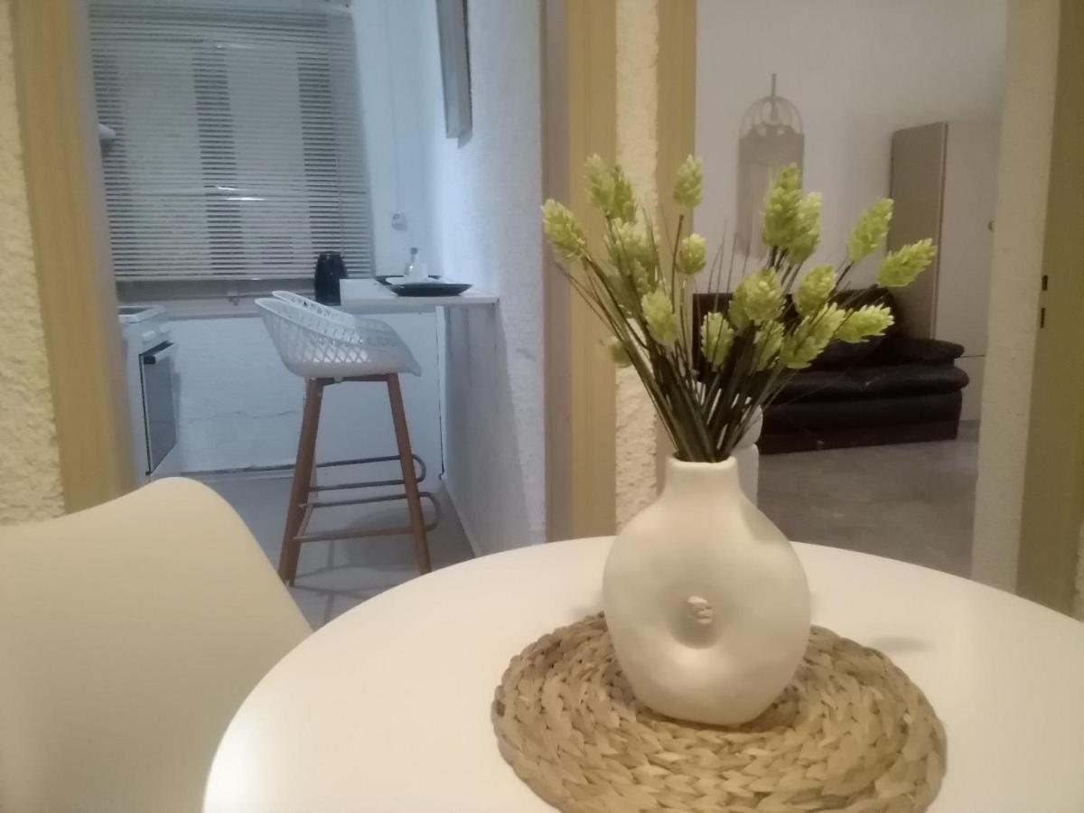 President Guest House Кератокампос Екстериор снимка