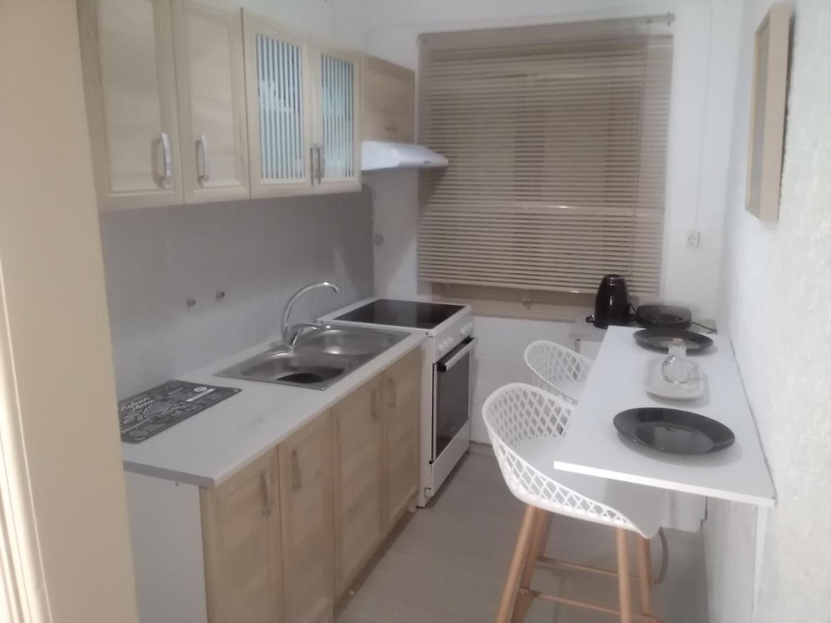 President Guest House Кератокампос Екстериор снимка