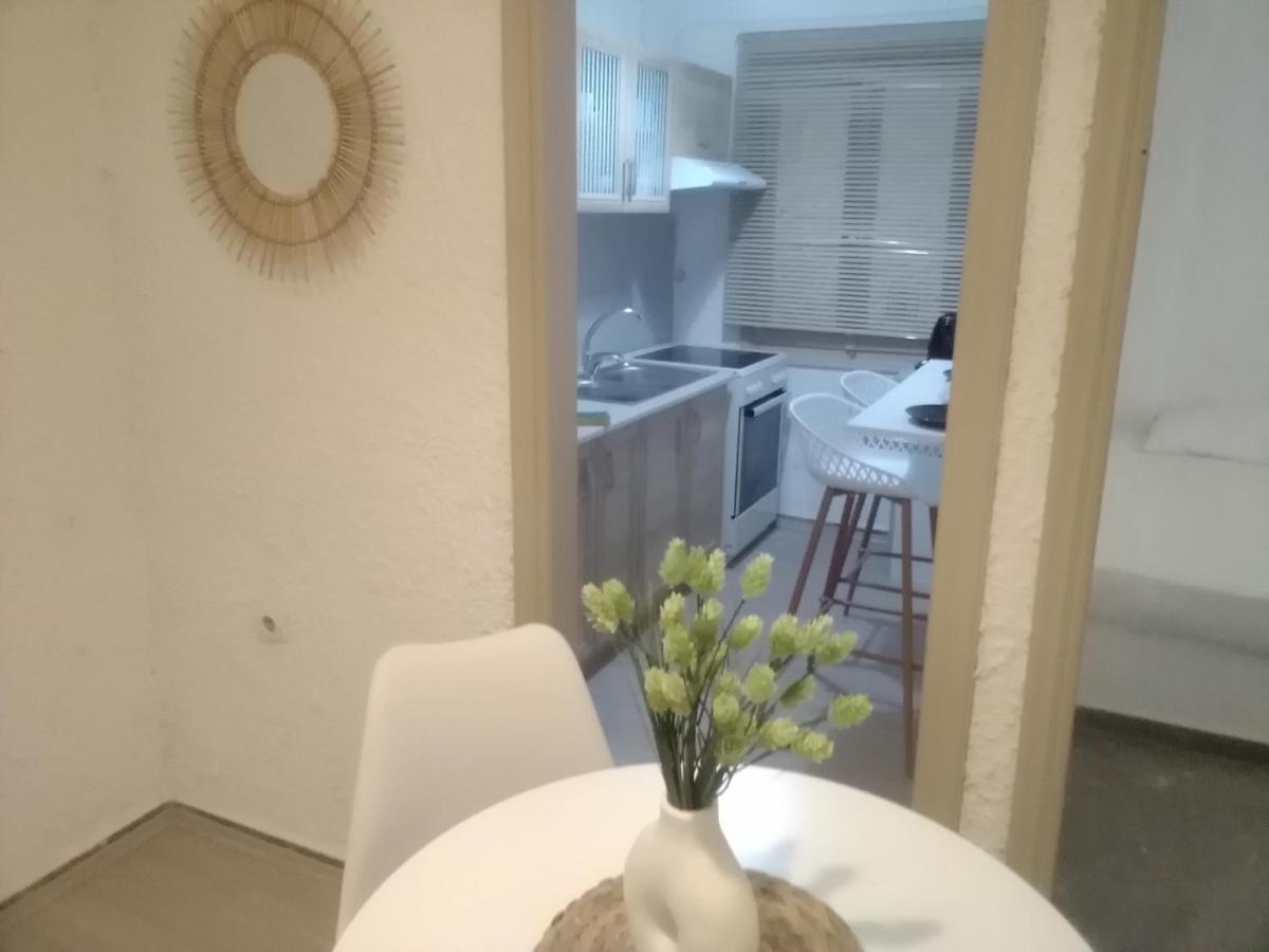President Guest House Кератокампос Екстериор снимка