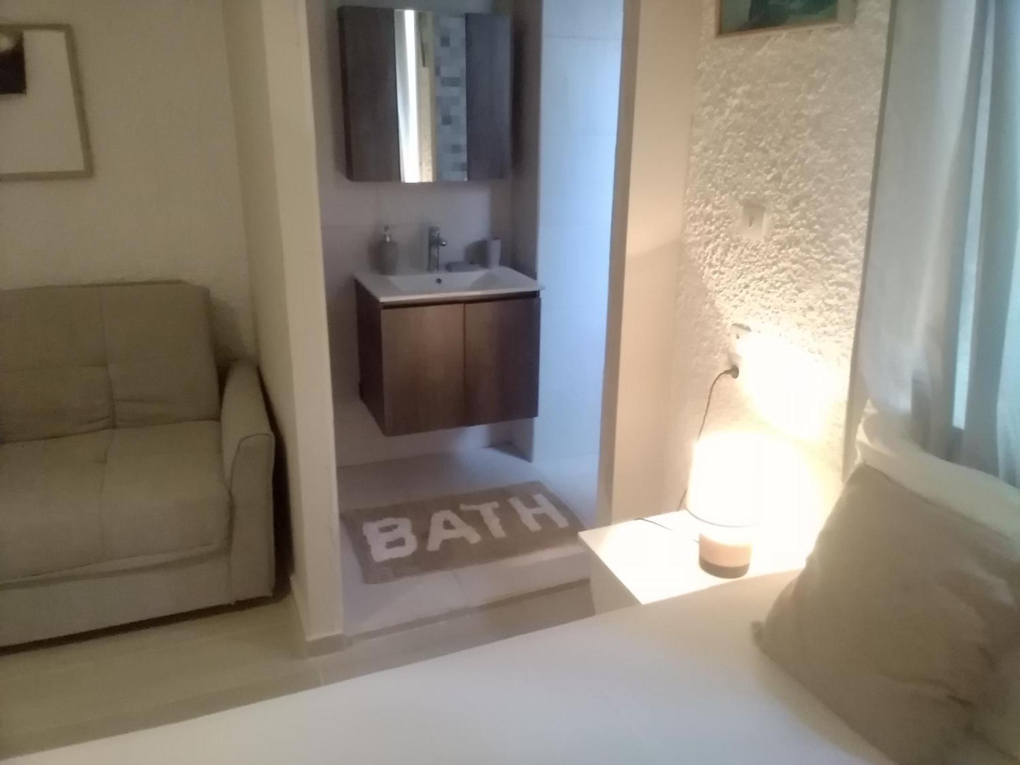 President Guest House Кератокампос Екстериор снимка