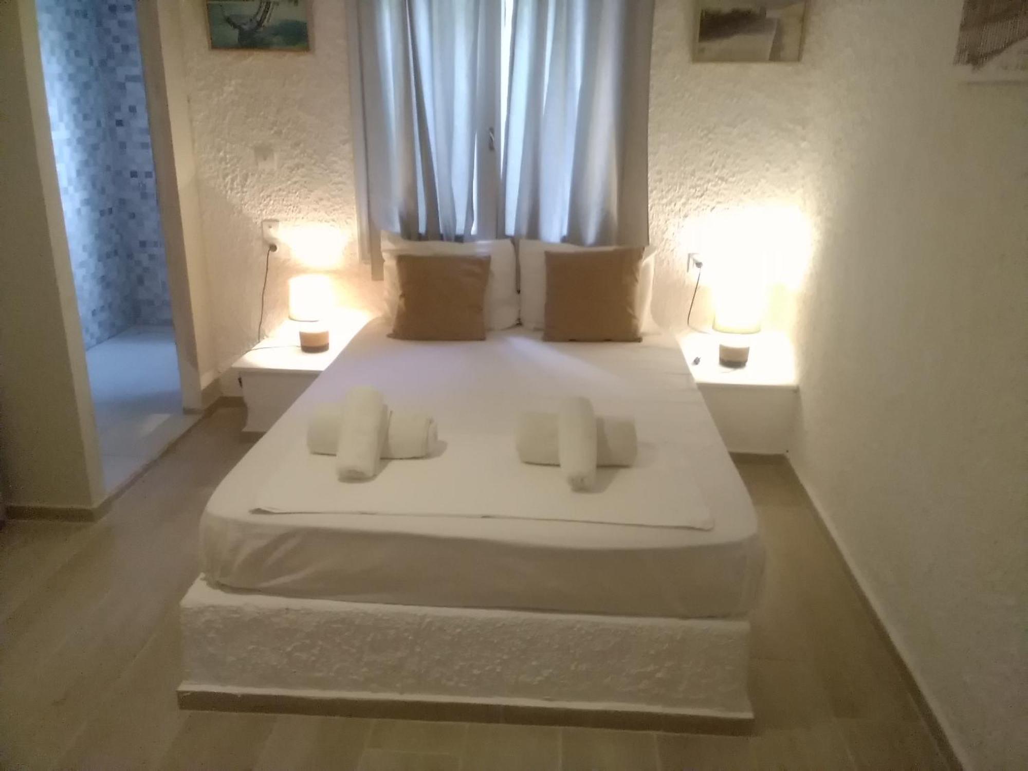 President Guest House Кератокампос Екстериор снимка