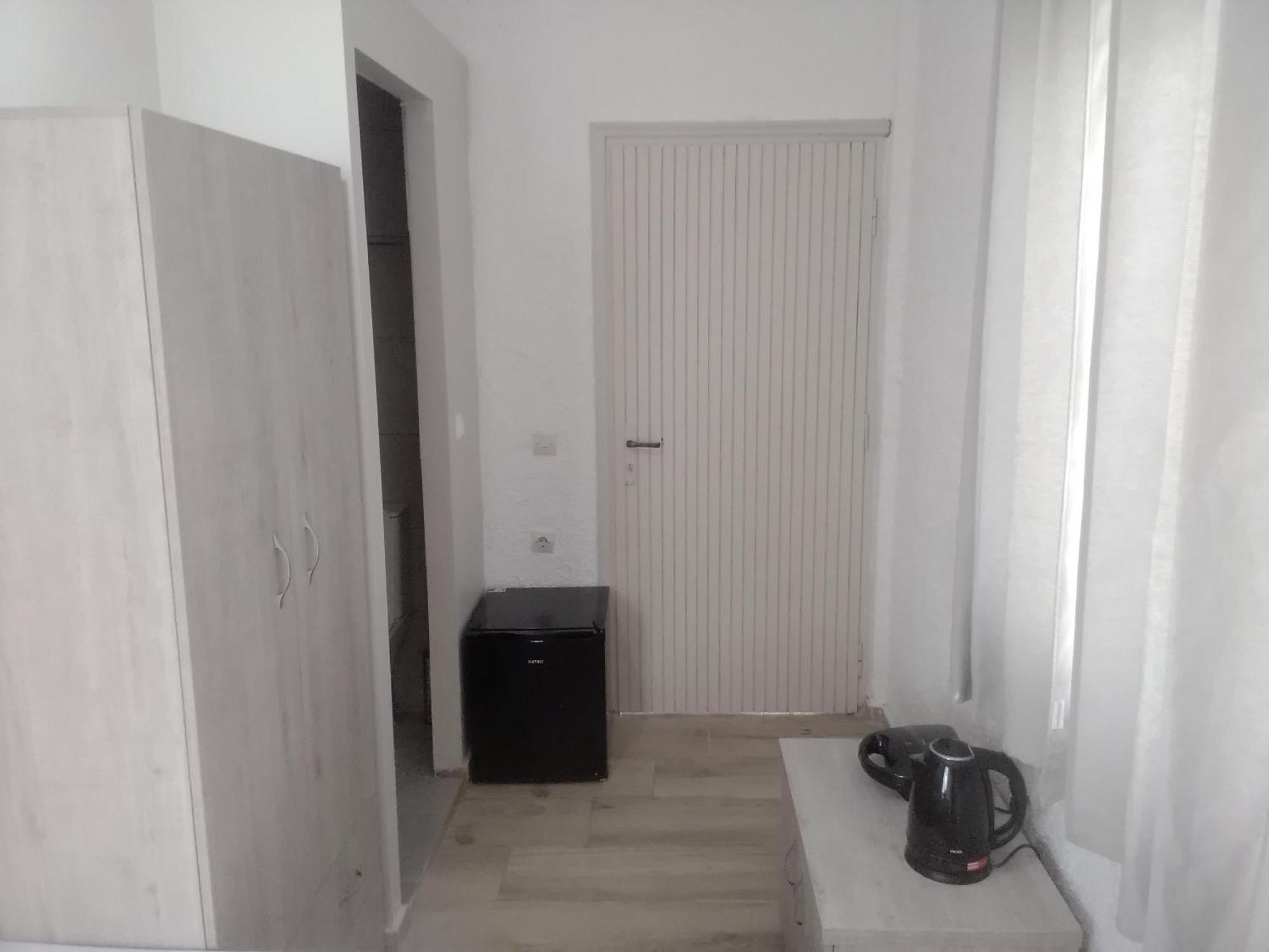 President Guest House Кератокампос Екстериор снимка